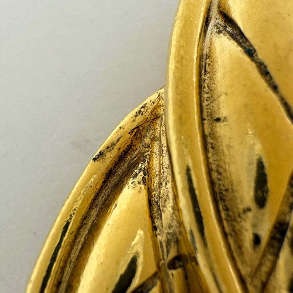 CHANEL Gold Logo Brooch - Picture 3 of 6